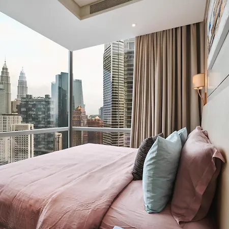 Luxury 2Br Designer Suite Above Pavilion Mall